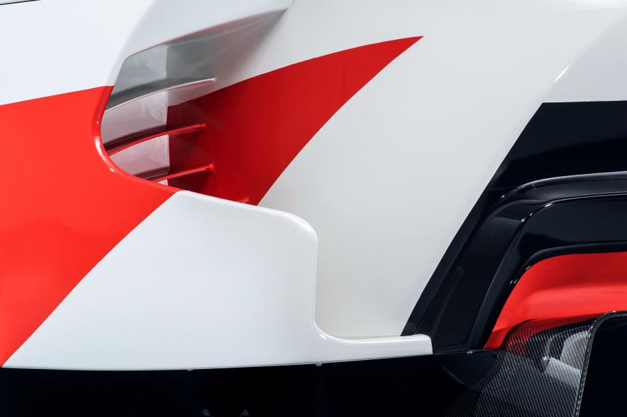 Детали экстерьера Toyota GR Supra Racing Concept 2018 года  (фото 18 из 36)